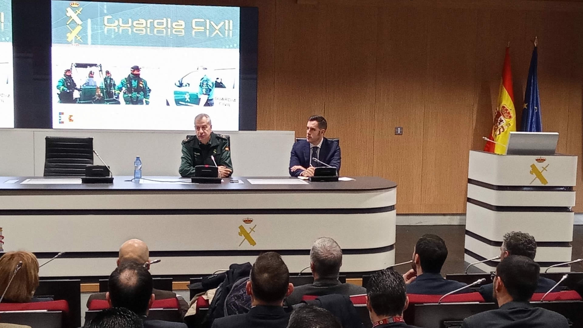 Los alumnos del MADSI visitan el CECORVIGMAR