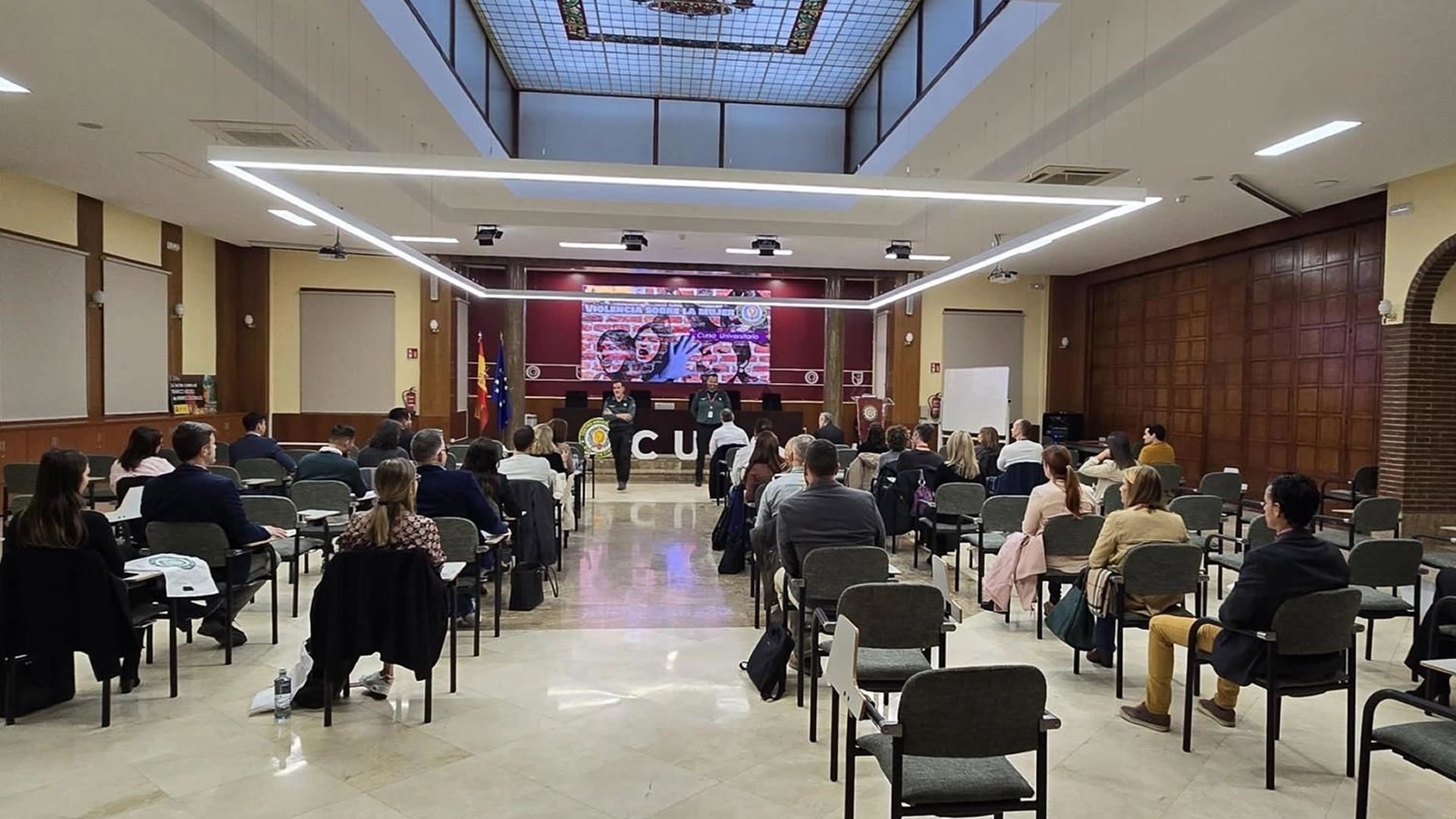 Inicio la fase presencial del IV Curso Universitario en Violencia sobre la Mujer