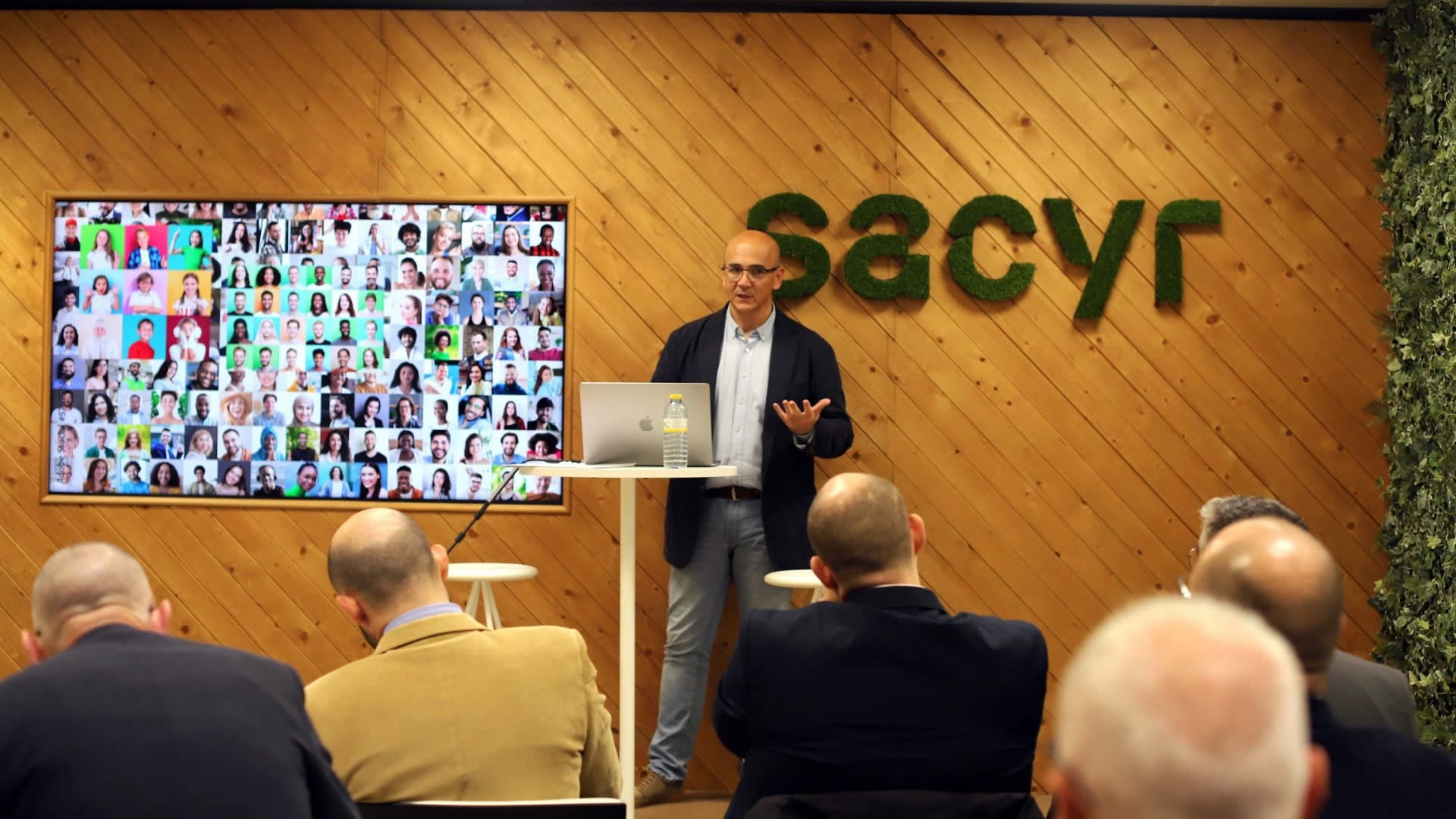 Alumnos del Máster en Dirección de Personas y Gestión del Talento visitan SACYR