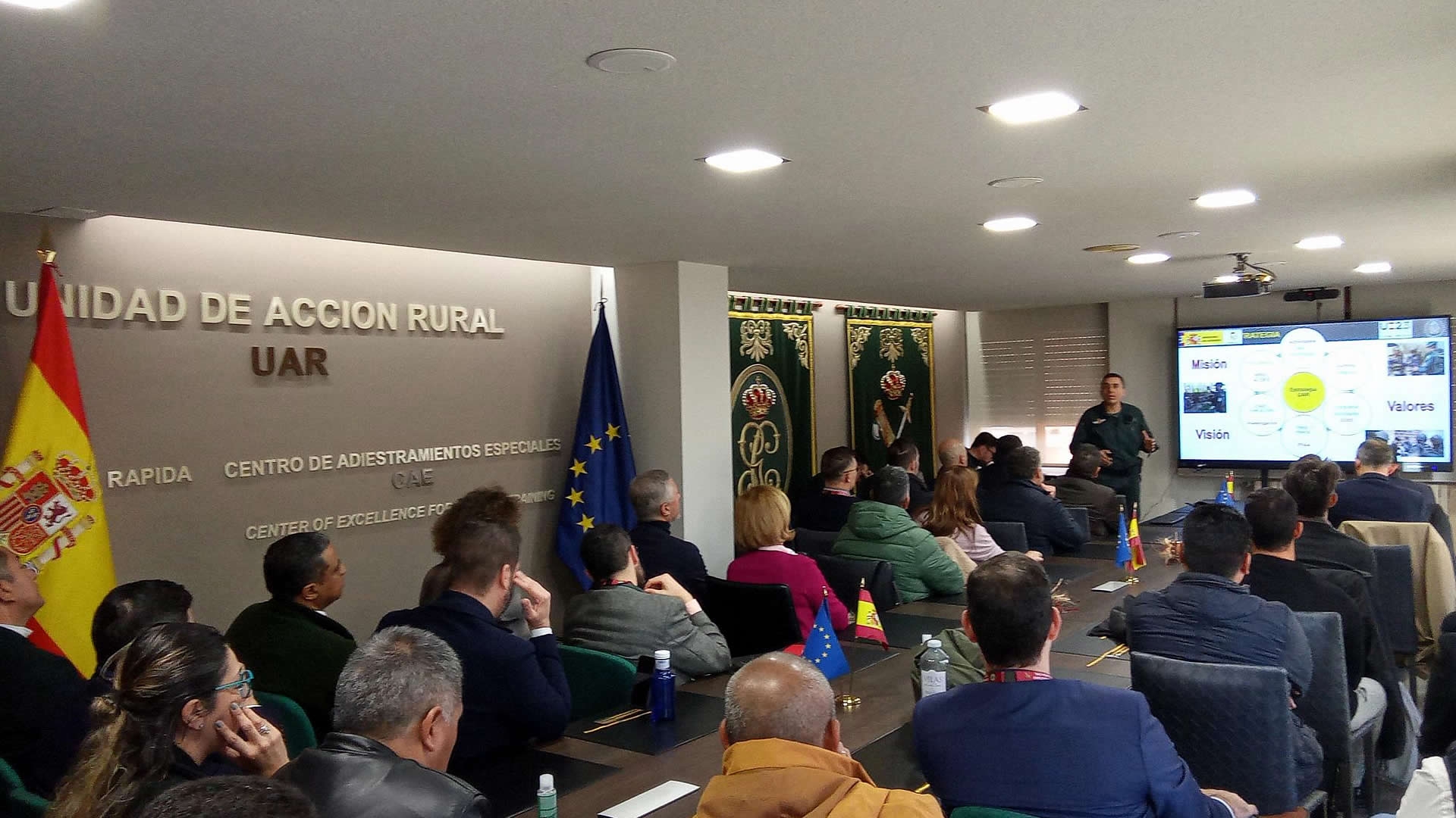 El MADSI visita la Unidad de Acción Rural de la Guardia Civil (GAR)