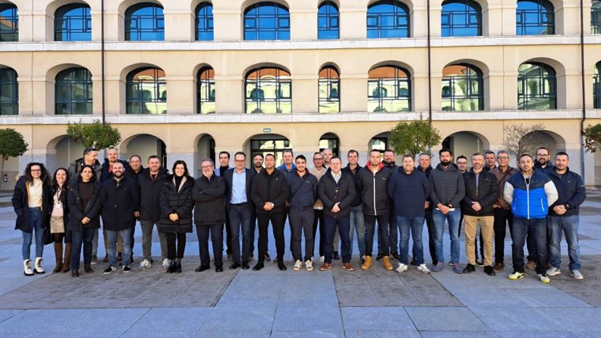 Visita  a las instalaciones del Instituto de Seguridad de los Vehículos Automóviles “Duque de Santomauro”