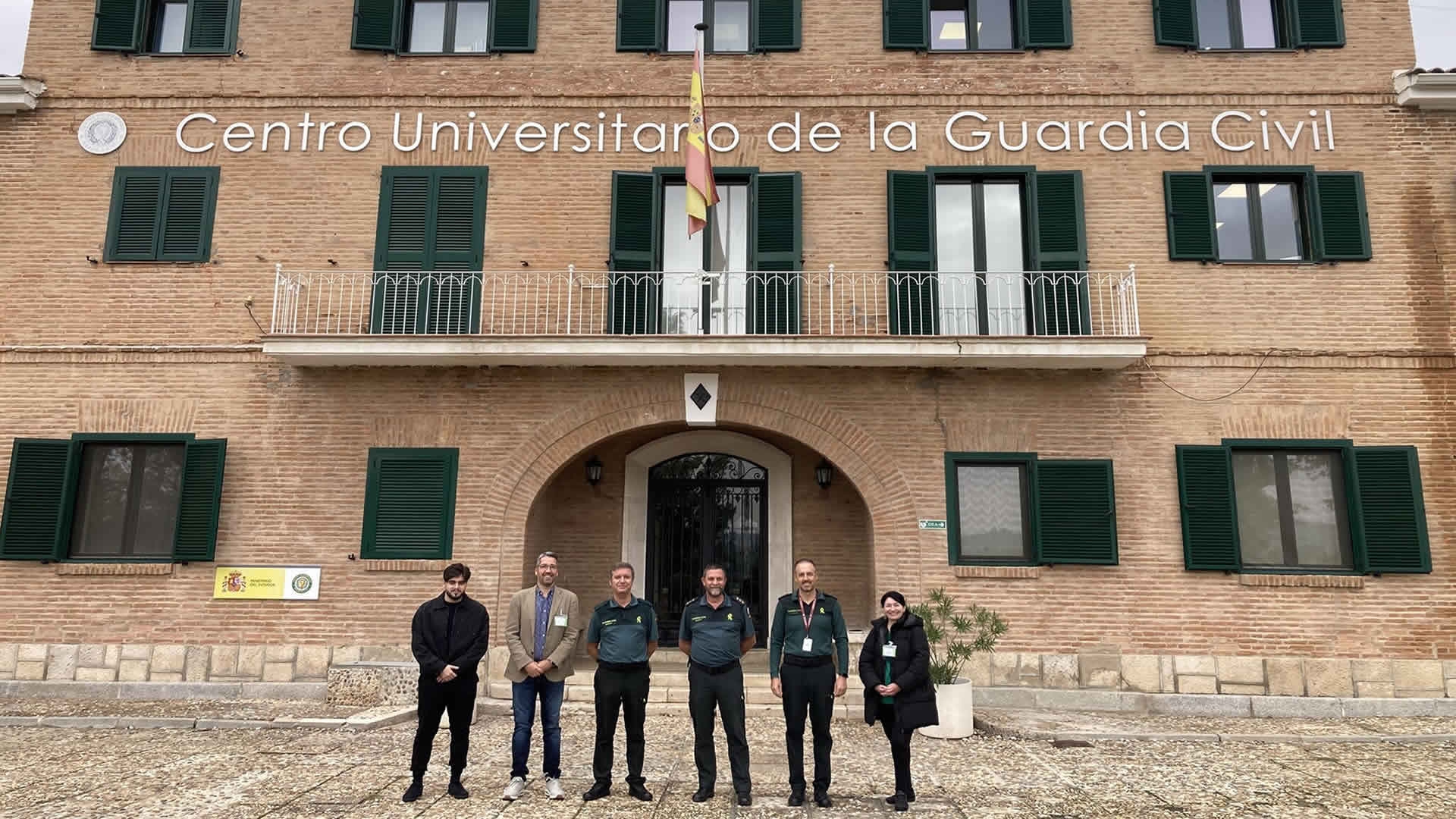 Visita de un equipo de investigadores de la UNED