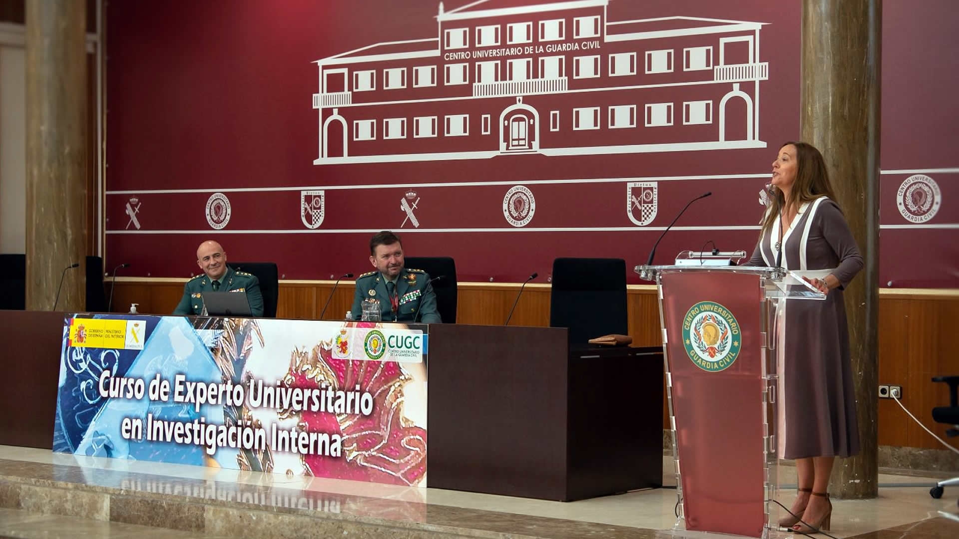 Ceremonia de Clausura del II Curso Universitario en Investigación Interna