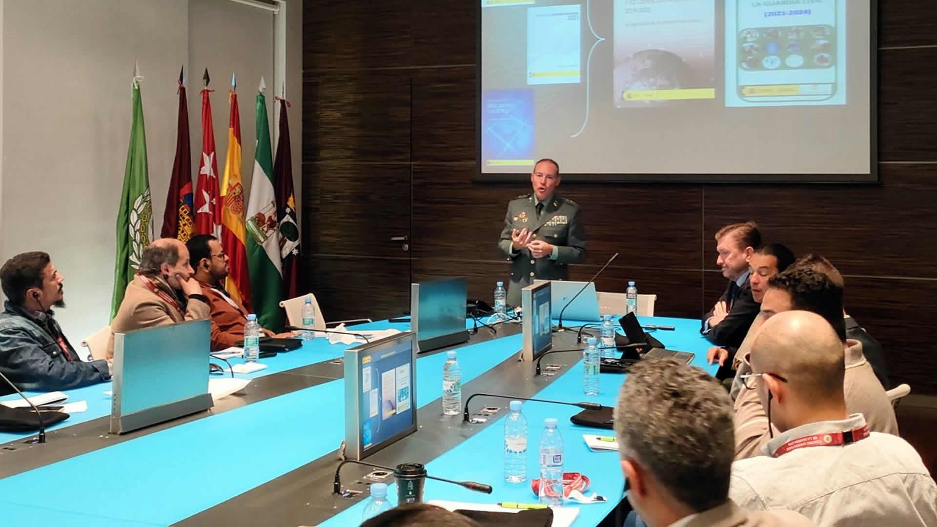 General GC Jefe de Policía Judicial de la Guardia Civil en la sede de la Casa Árabe en Madrid