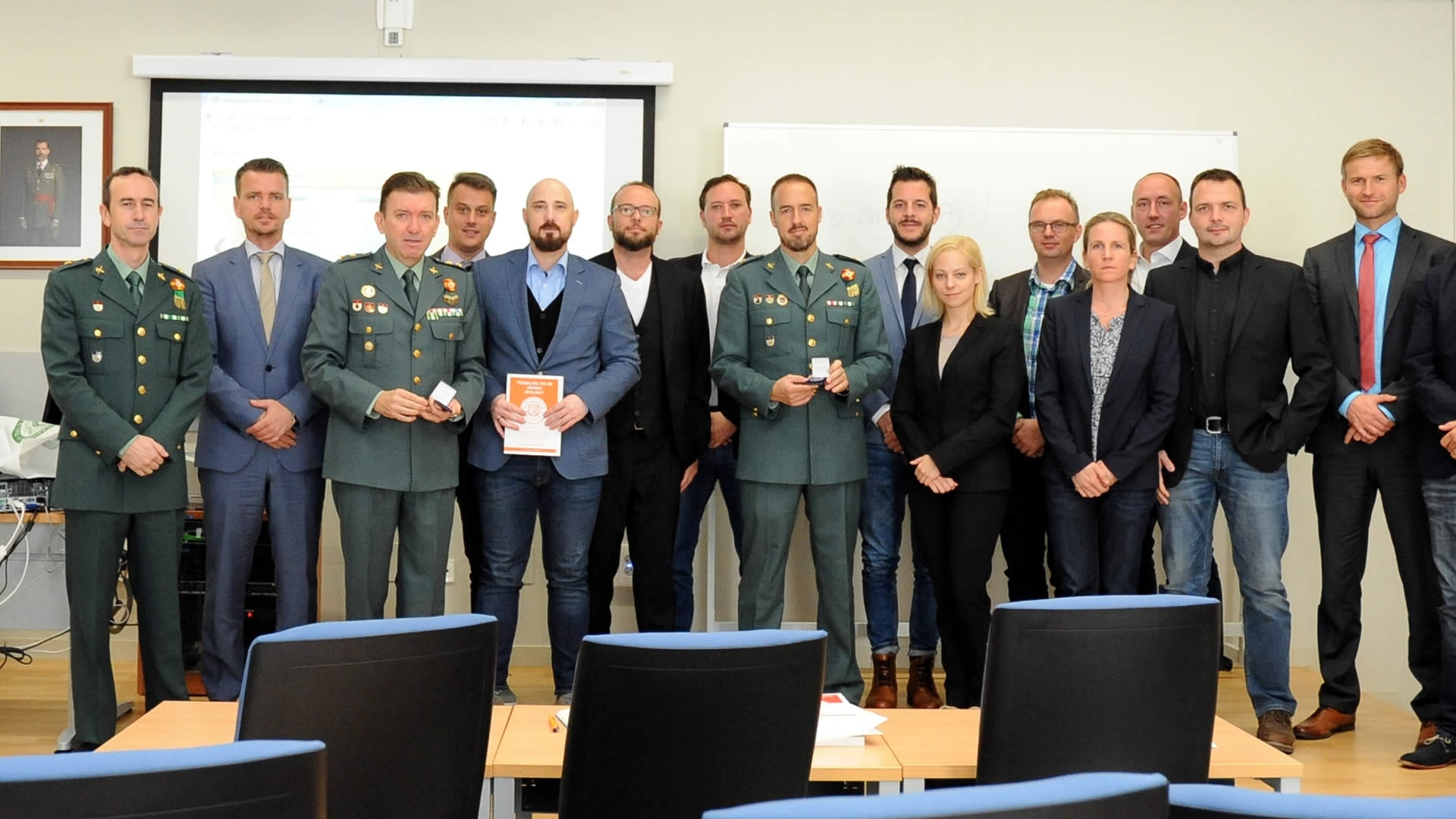 Visita de una delegación de DHPOL a la Academia de Oficiales y el Centro Universitario de la Guardia Civil