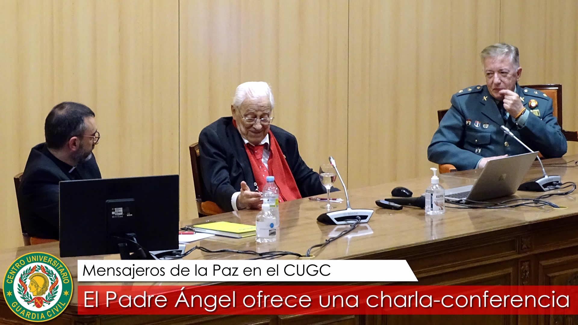El Padre Ángel ofrece una charla-conferencia sobre &#039;Valores&#039; a los alumnos de 3º GIS del CUGC